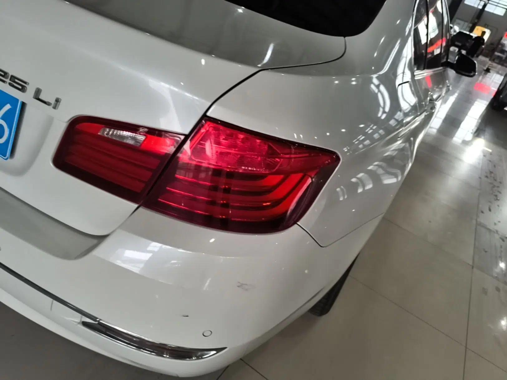 BMW 5 Series 2014 525Li Luxury Design Package — миниатюра 9