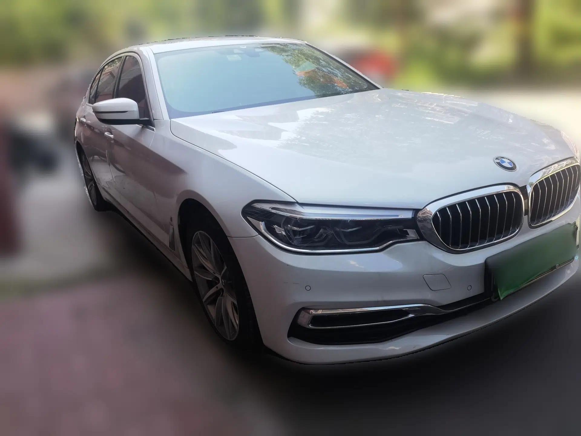BMW 5 Series New Energy 2019 530Le Luxury Package — миниатюра 3