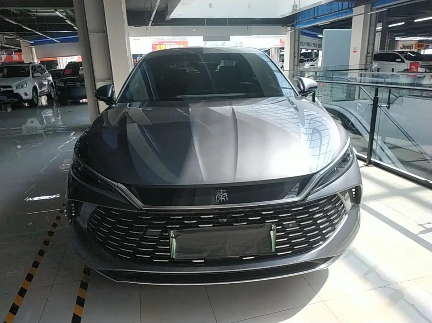 BYD Qin L 2025 DM-i Smart Drive 120KM Superior Model — миниатюра 2
