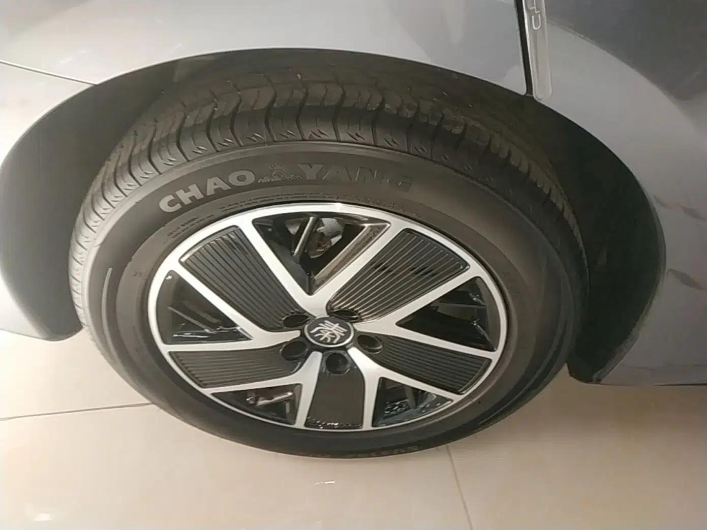 BYD Qin L 2025 DM-i Smart Drive 120KM Superior Model — миниатюра 11