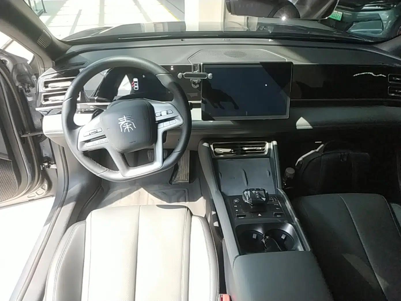 BYD Qin L 2025 DM-i Smart Drive 120KM Superior Model — миниатюра 12