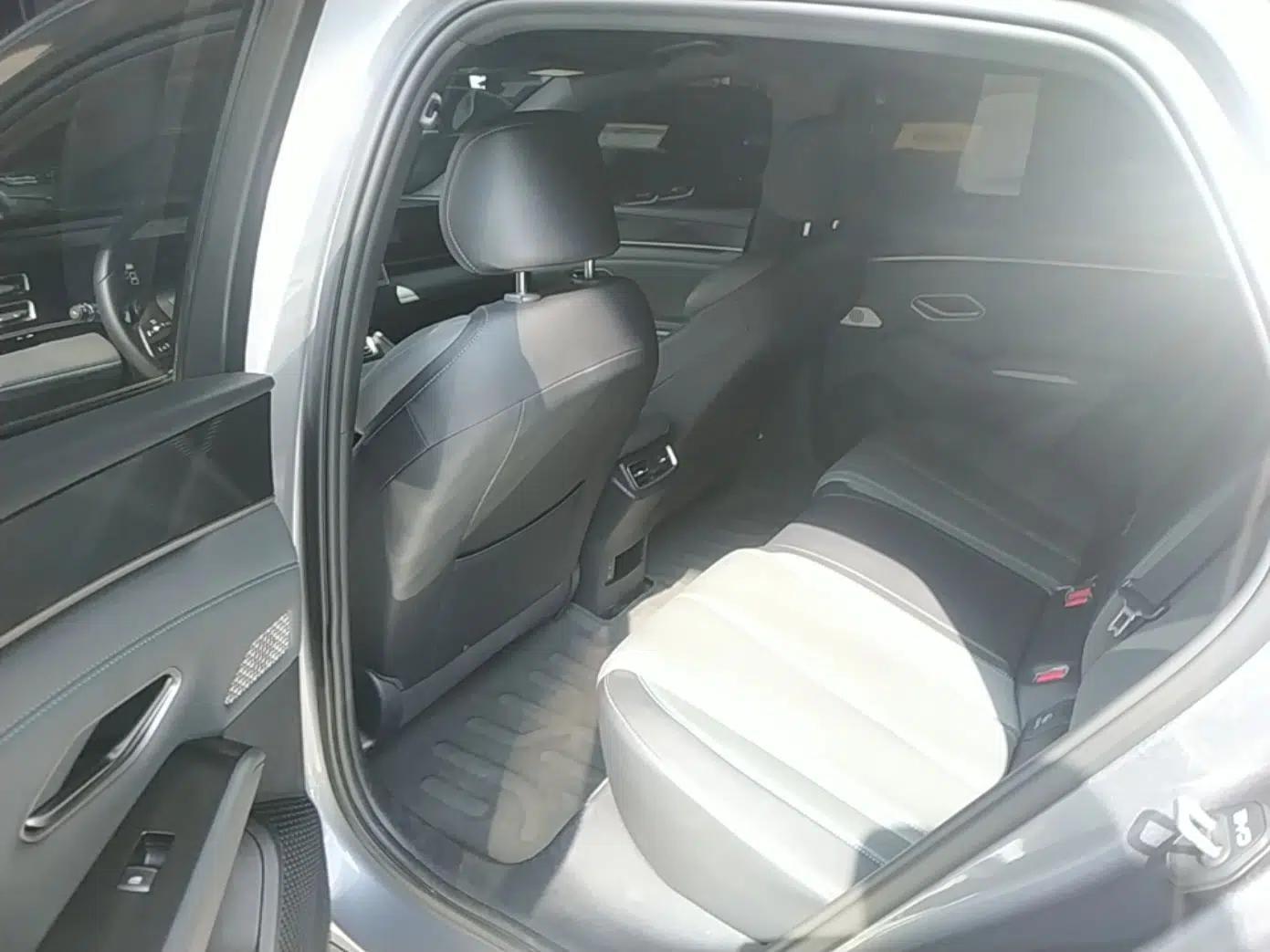 BYD Qin L 2025 DM-i Smart Drive 120KM Superior Model — миниатюра 20