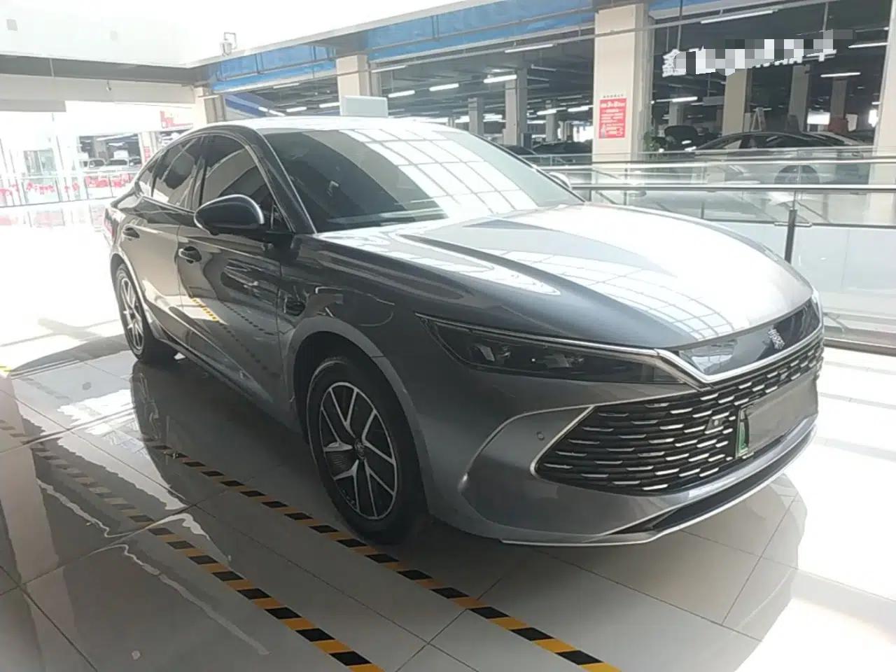 BYD Qin L 2025 DM-i Smart Drive 120KM Superior Model — миниатюра 3