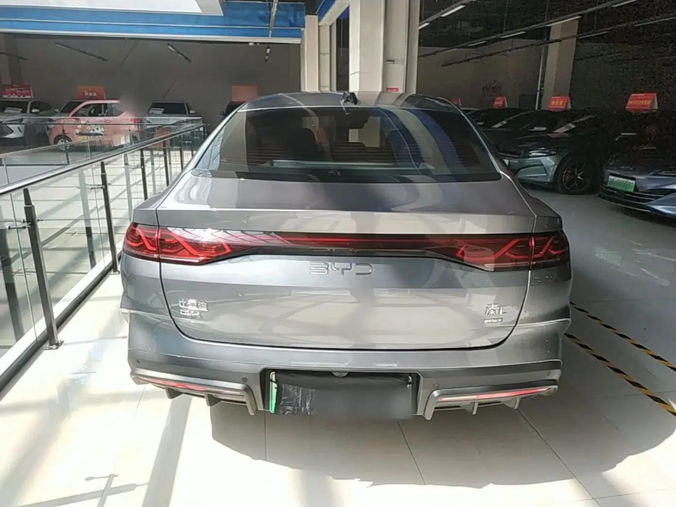 BYD Qin L 2025 DM-i Smart Drive 120KM Superior Model — миниатюра 5