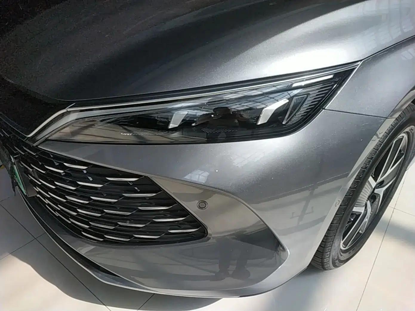 BYD Qin L 2025 DM-i Smart Drive 120KM Superior Model — миниатюра 8