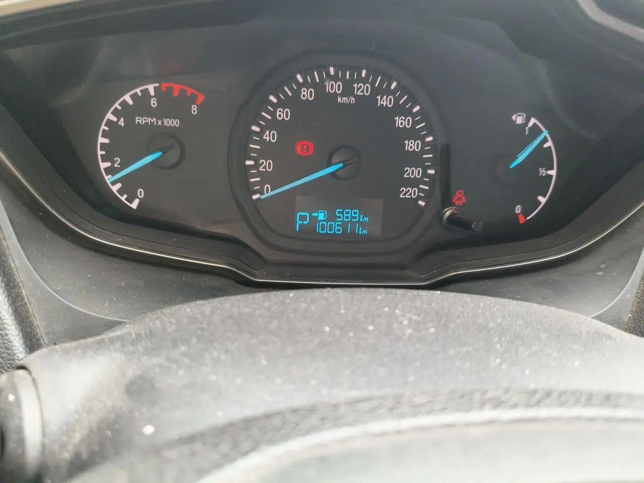 Ford Escort 2015 1.5L Automatic Comfort Edition — миниатюра 12