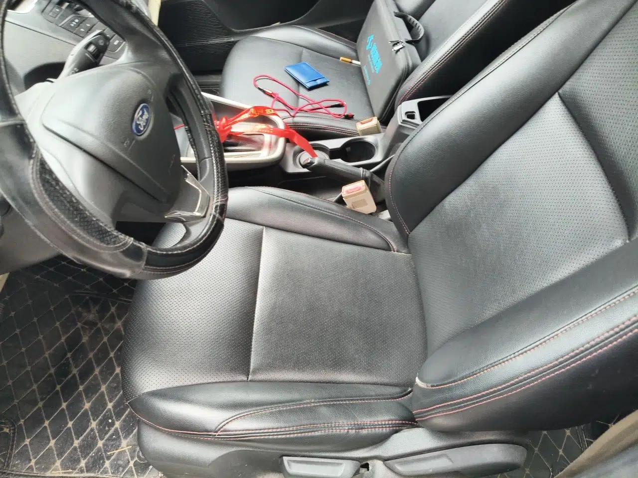 Ford Escort 2015 1.5L Automatic Comfort Edition — миниатюра 15