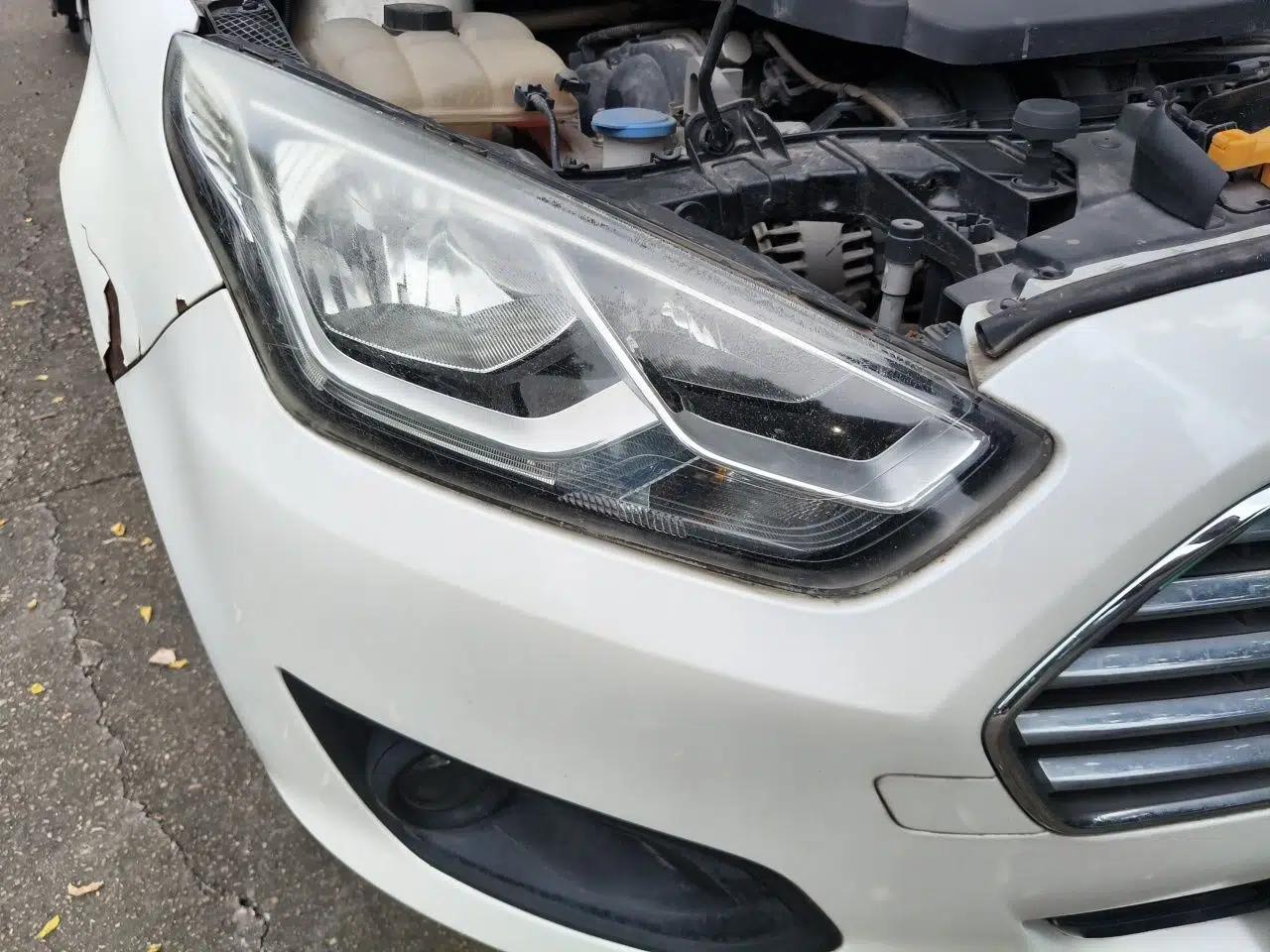 Ford Escort 2015 1.5L Automatic Comfort Edition — миниатюра 7