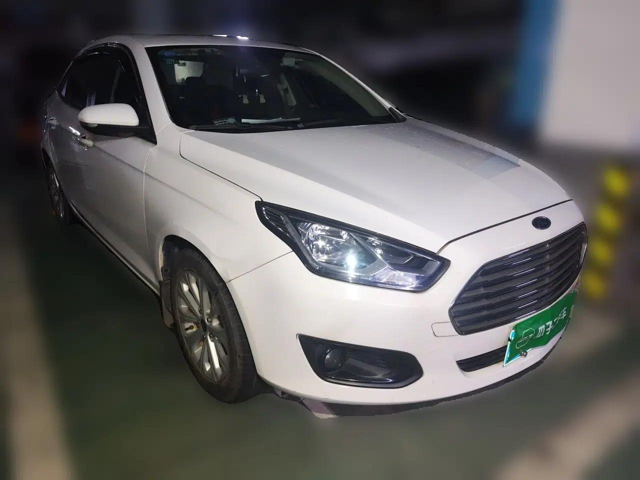 Ford Escort 2017 Happiness Edition 1.5L Automatic Fashion Version — миниатюра 3