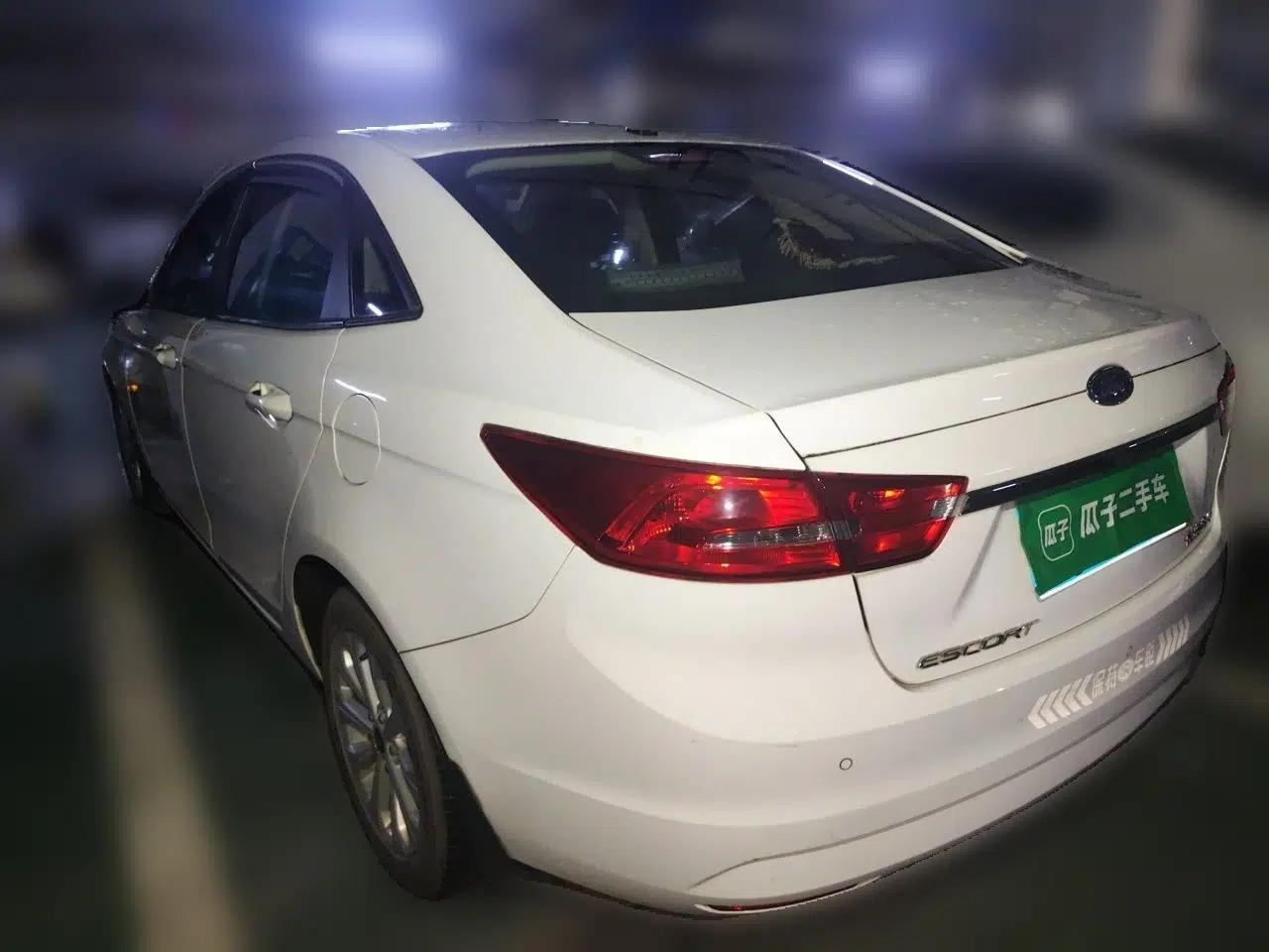 Ford Escort 2017 Happiness Edition 1.5L Automatic Fashion Version — миниатюра 4