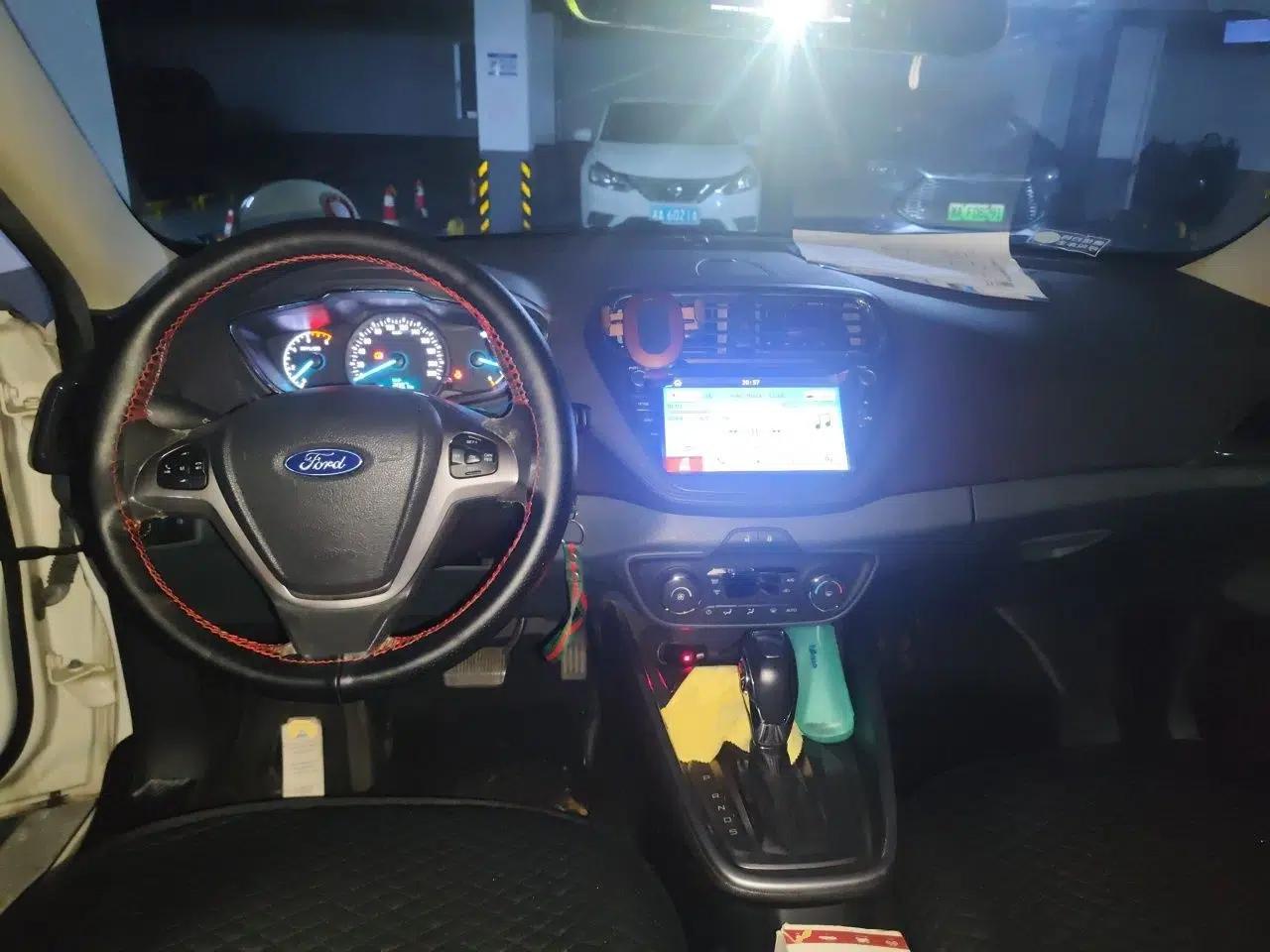 Ford Escort 2017 Happiness Edition 1.5L Automatic Fashion Version — миниатюра 9