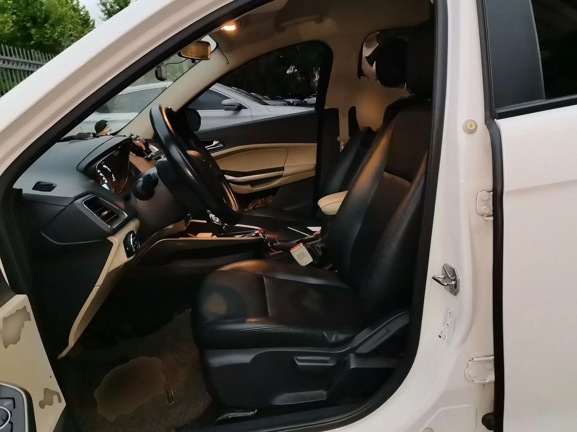 Ford Escort 2017 1.5L Automatic Comfort Model — миниатюра 15