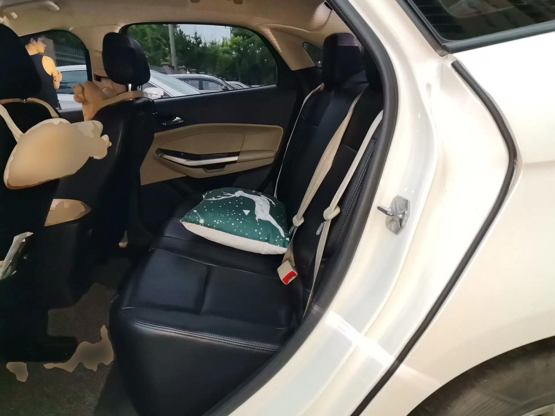 Ford Escort 2017 1.5L Automatic Comfort Model — миниатюра 17