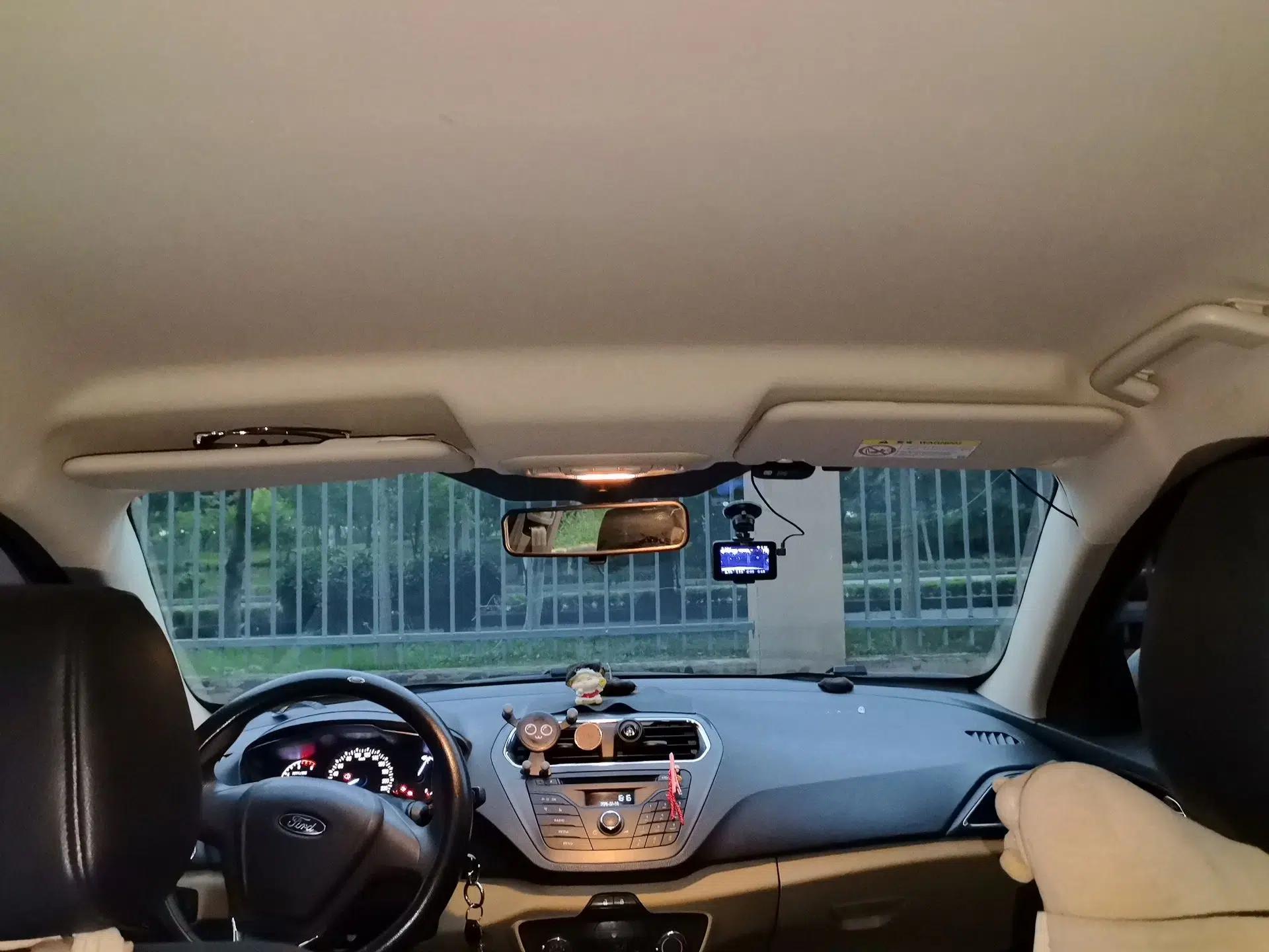 Ford Escort 2017 1.5L Automatic Comfort Model — миниатюра 18