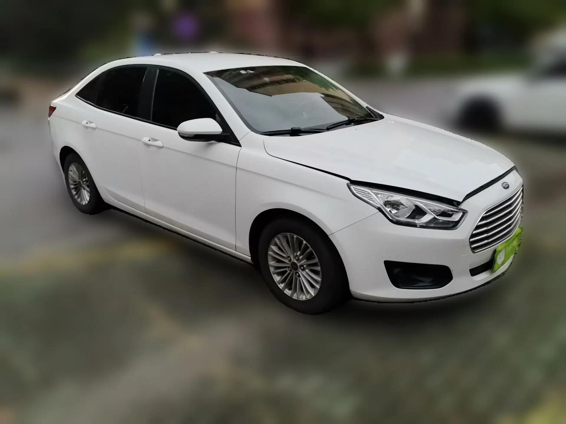 Ford Escort 2017 1.5L Automatic Comfort Model — миниатюра 3