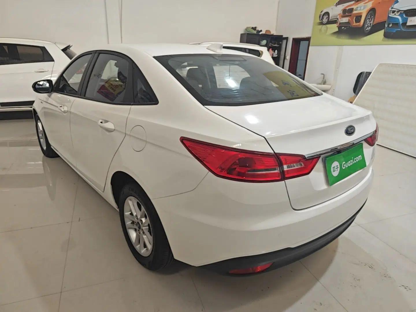 Ford Escort 2019 Revised 1.5L Automatic ZhiXiang Version (Tire Pressure Monitoring) China VI Standard — миниатюра 4