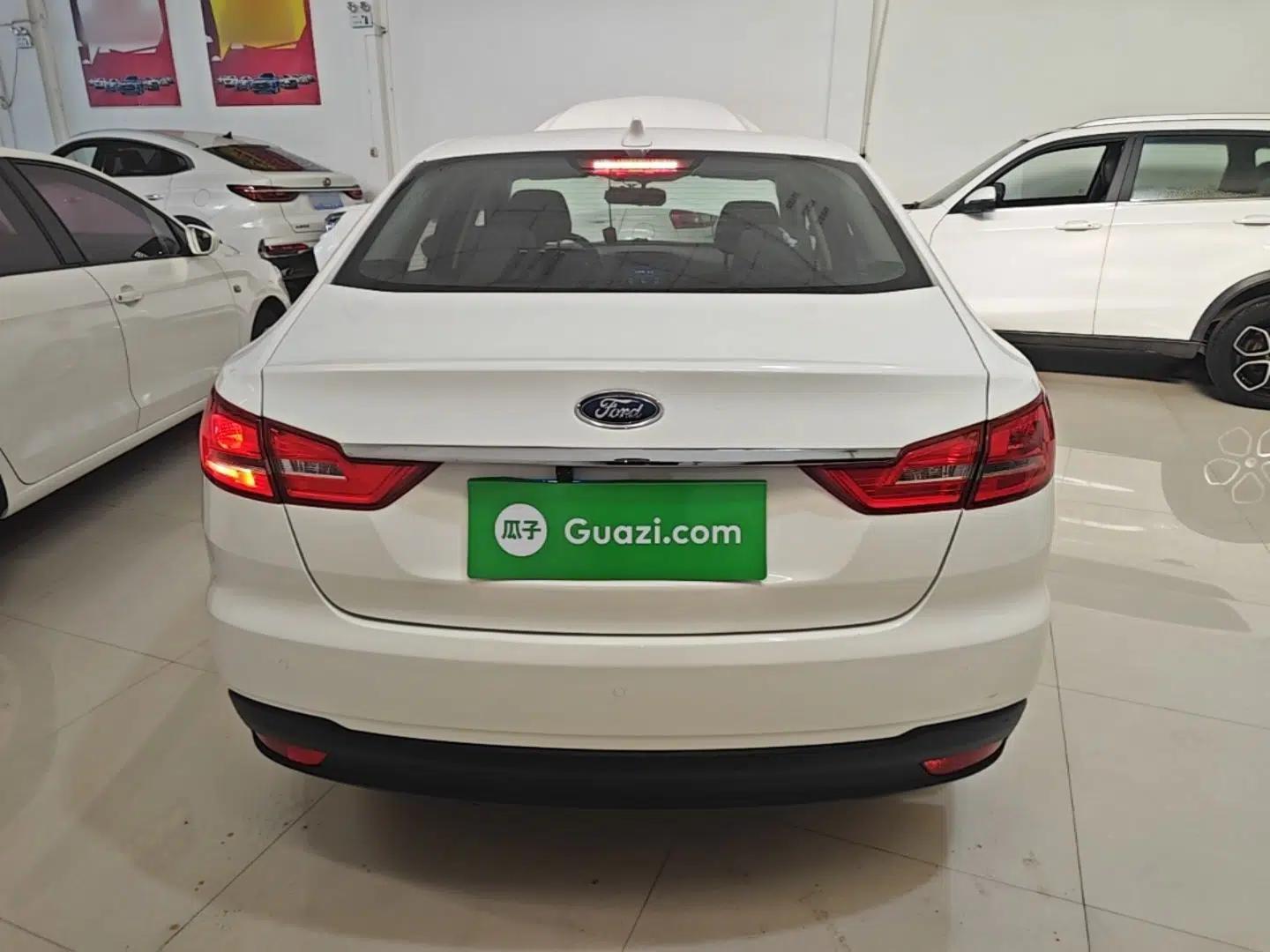 Ford Escort 2019 Revised 1.5L Automatic ZhiXiang Version (Tire Pressure Monitoring) China VI Standard — миниатюра 5