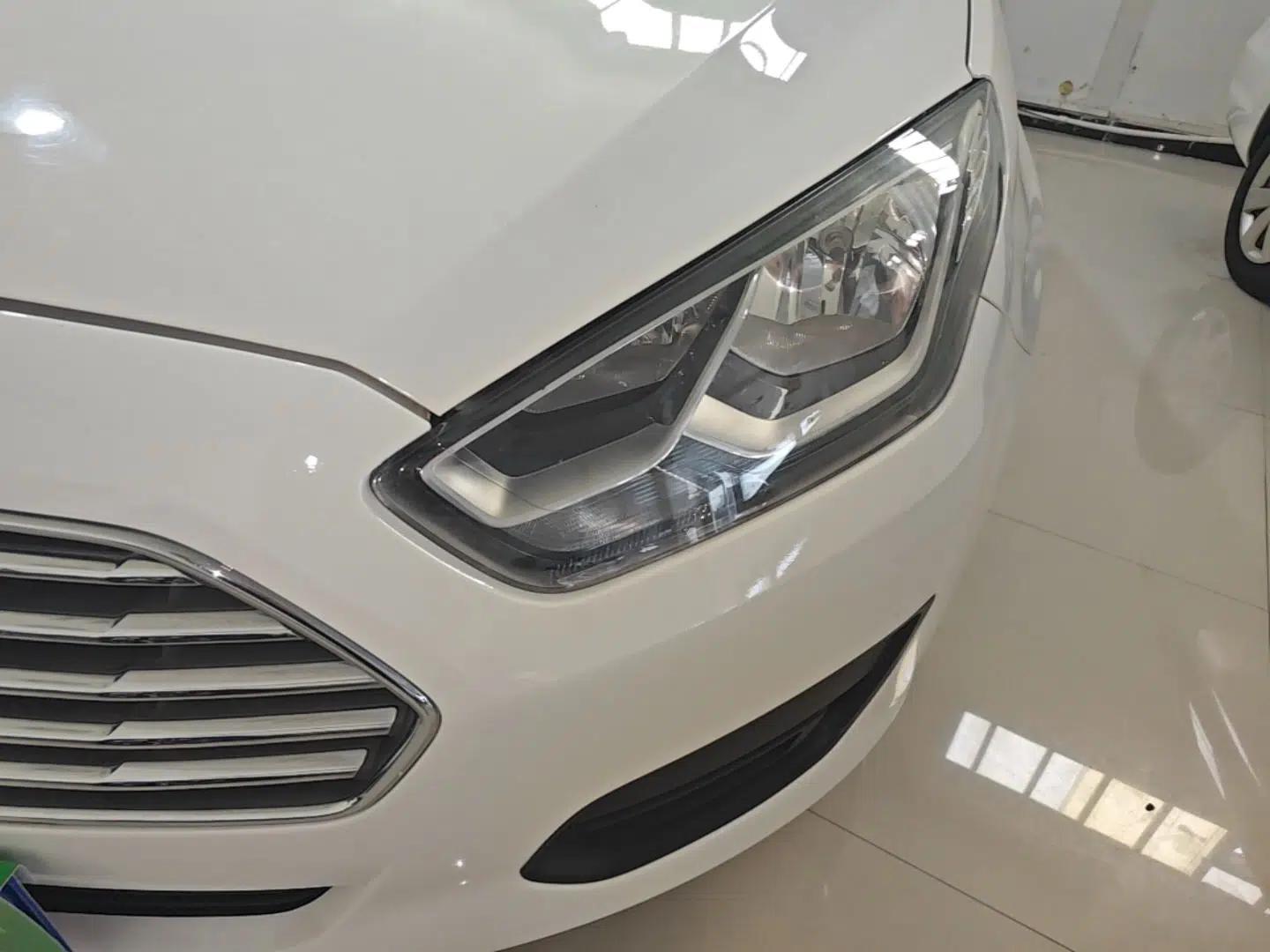 Ford Escort 2019 Revised 1.5L Automatic ZhiXiang Version (Tire Pressure Monitoring) China VI Standard — миниатюра 8