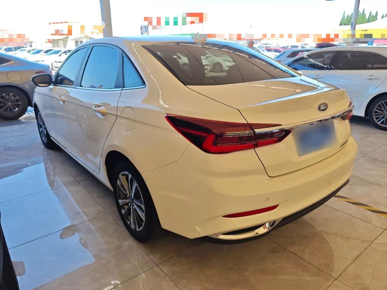 Ford Escort 2021 1.5L Automatic Diamond Edition — миниатюра 4