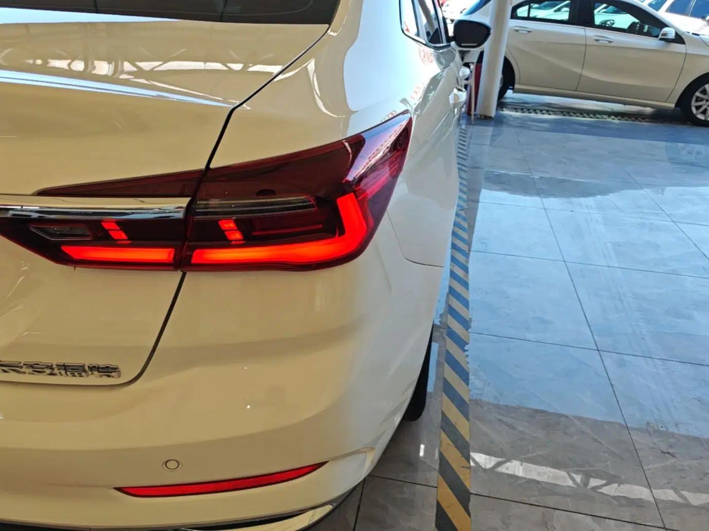 Ford Escort 2021 1.5L Automatic Diamond Edition — миниатюра 9