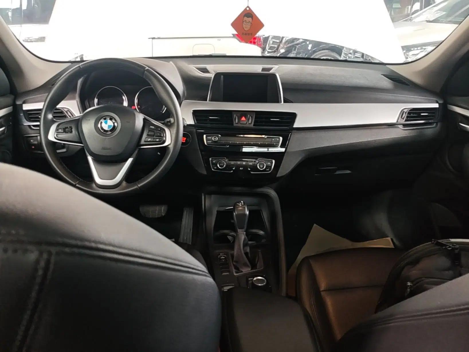 BMW X1 2019 sDrive20Li Leading Model — миниатюра 17
