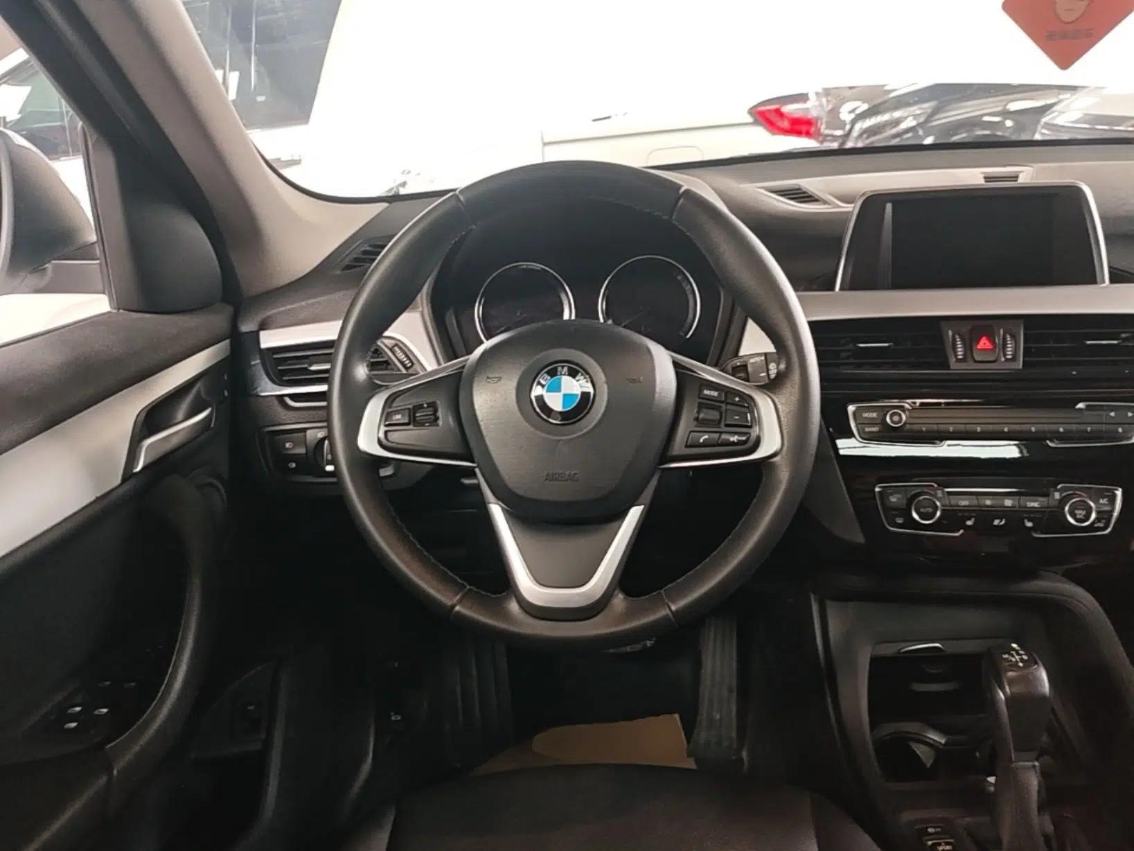 BMW X1 2019 sDrive20Li Leading Model — миниатюра 18