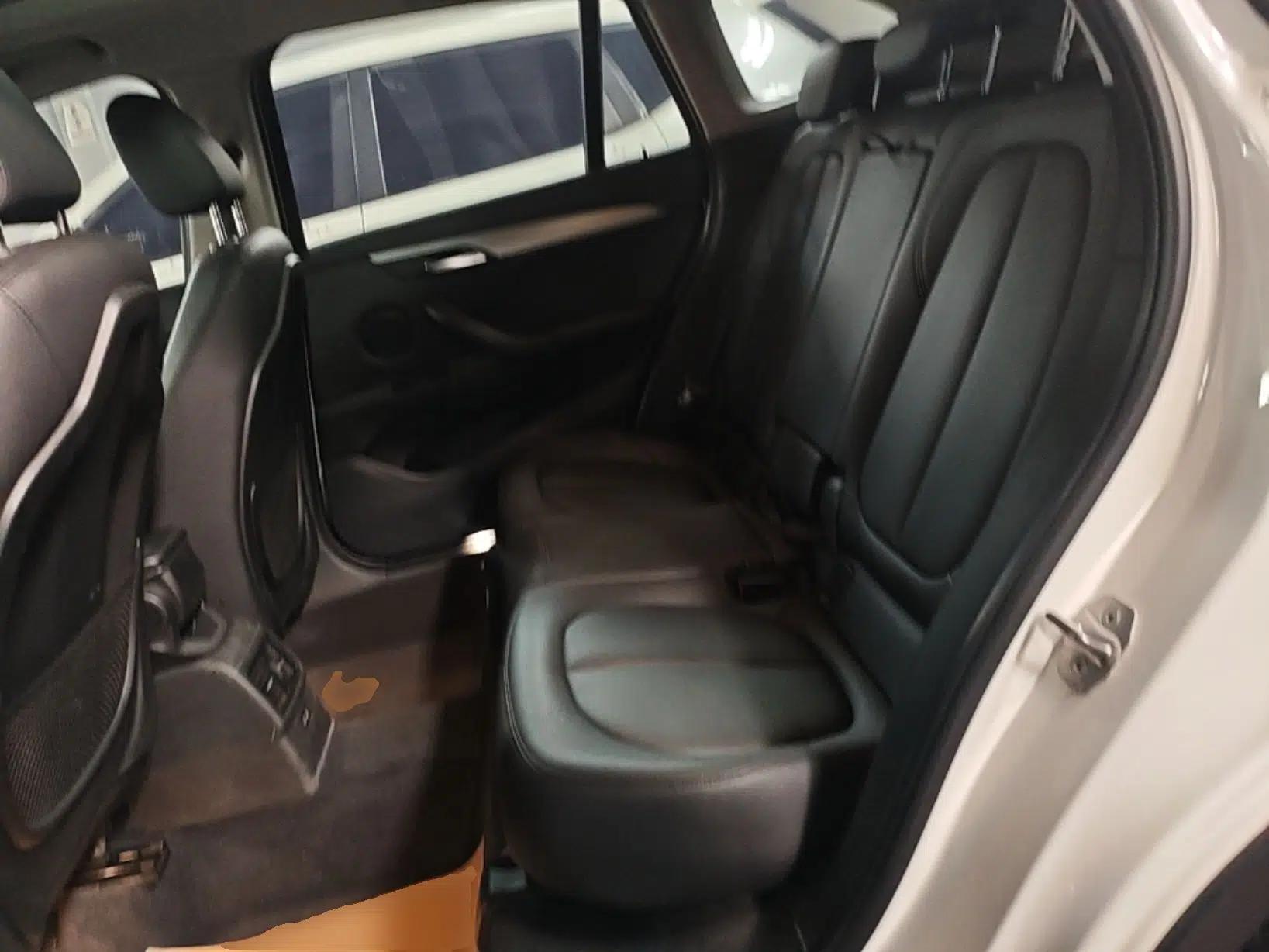 BMW X1 2019 sDrive20Li Leading Model — миниатюра 25