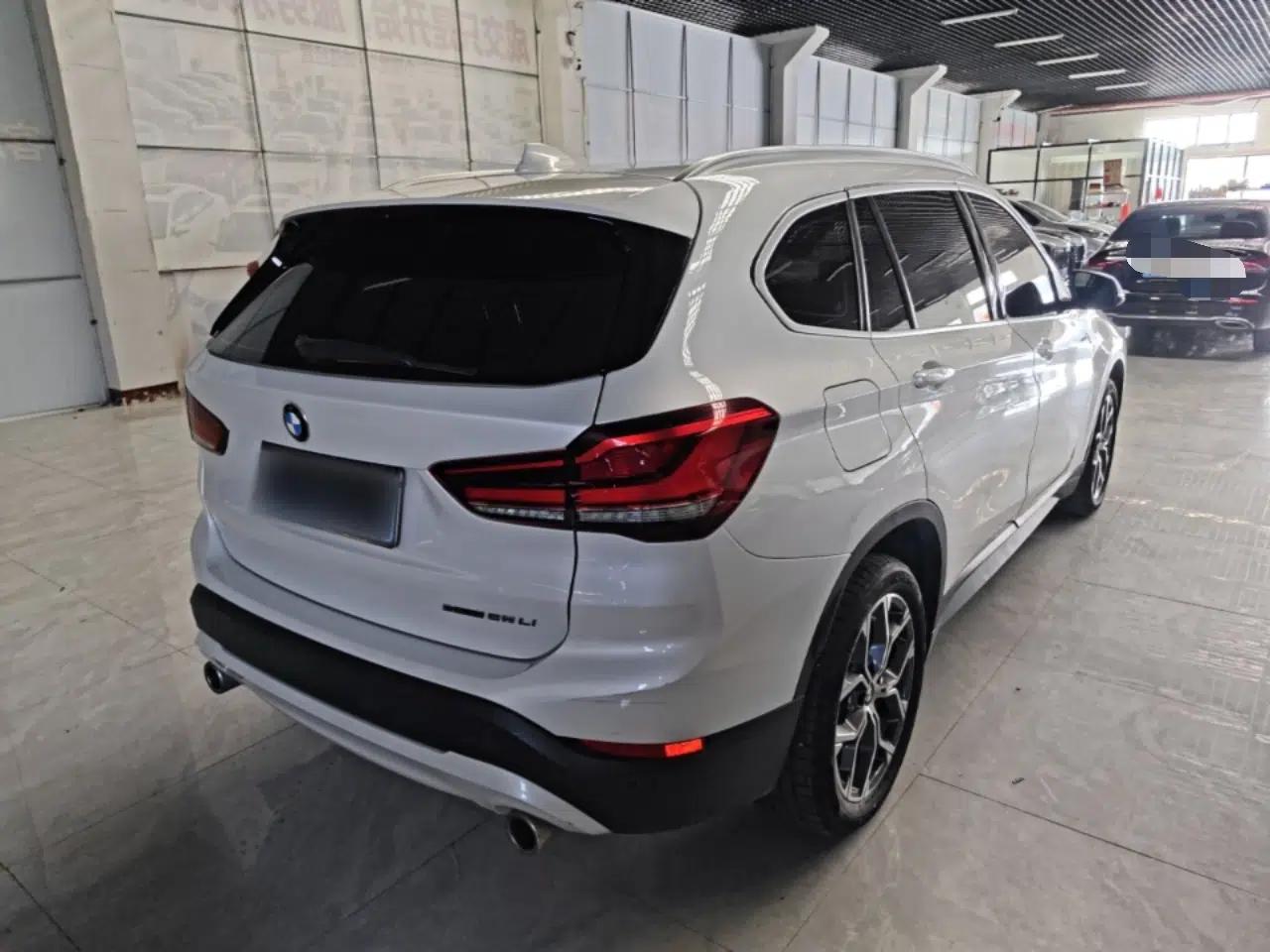 BMW X1 2022 sDrive25Li Leading Model — миниатюра 6