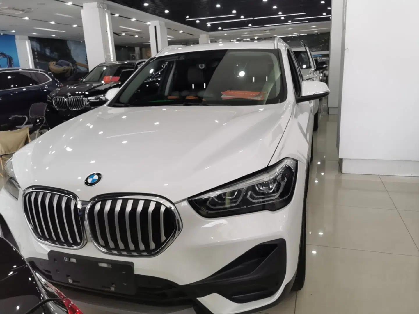 BMW X1 2021 sDrive25Li Leading Model — миниатюра 2