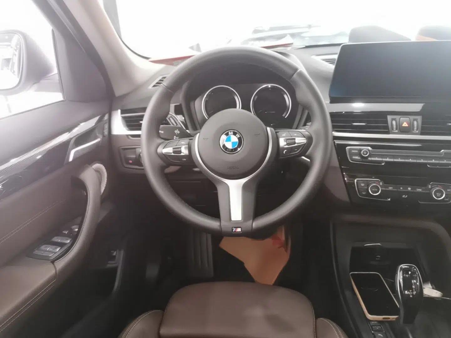 BMW X1 2021 sDrive25Li Leading Model — миниатюра 13