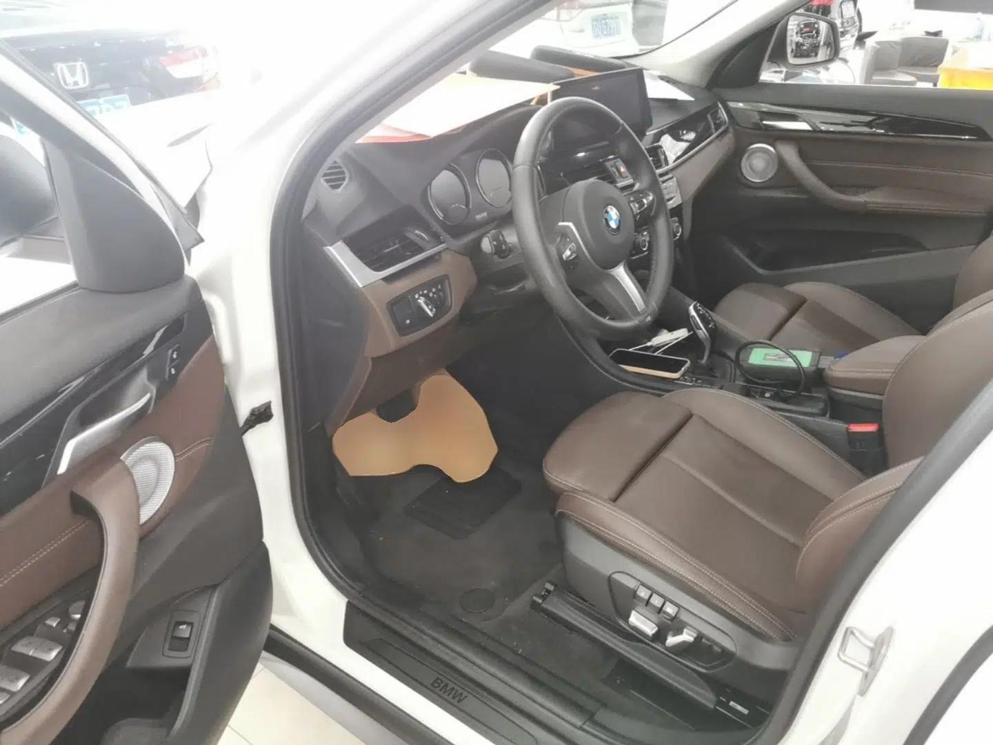 BMW X1 2021 sDrive25Li Leading Model — миниатюра 18