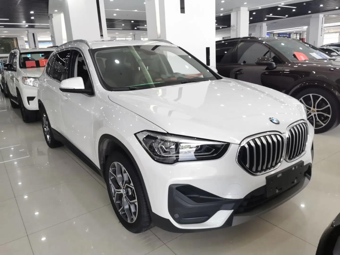 BMW X1 2021 sDrive25Li Leading Model — миниатюра 3