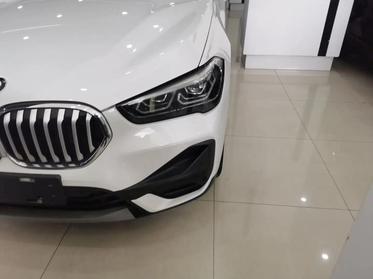 BMW X1 2021 sDrive25Li Leading Model — миниатюра 8
