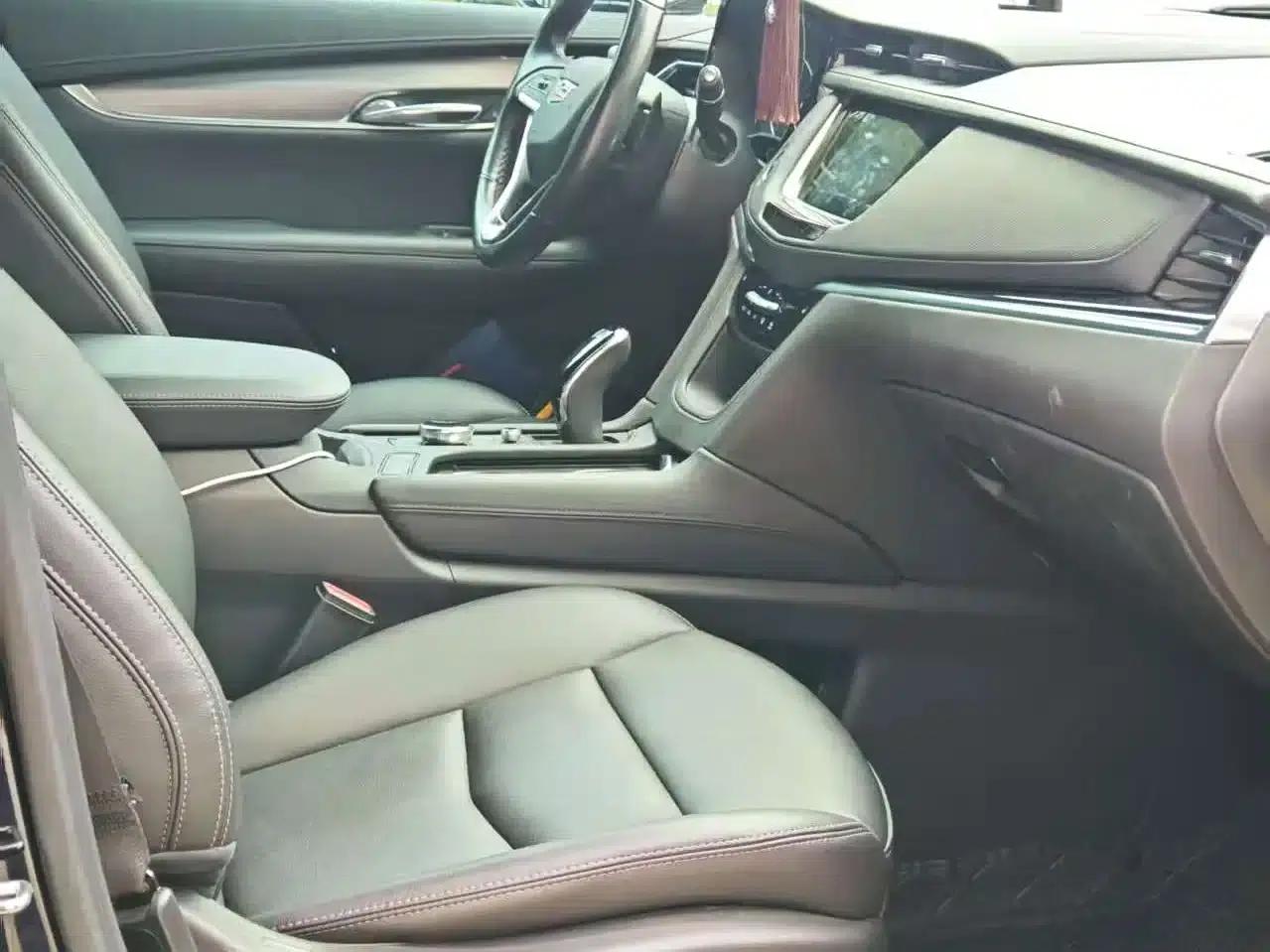 Cadillac XT6 2022 2.0T Six-Seat AWD Fashion Edition — миниатюра 11