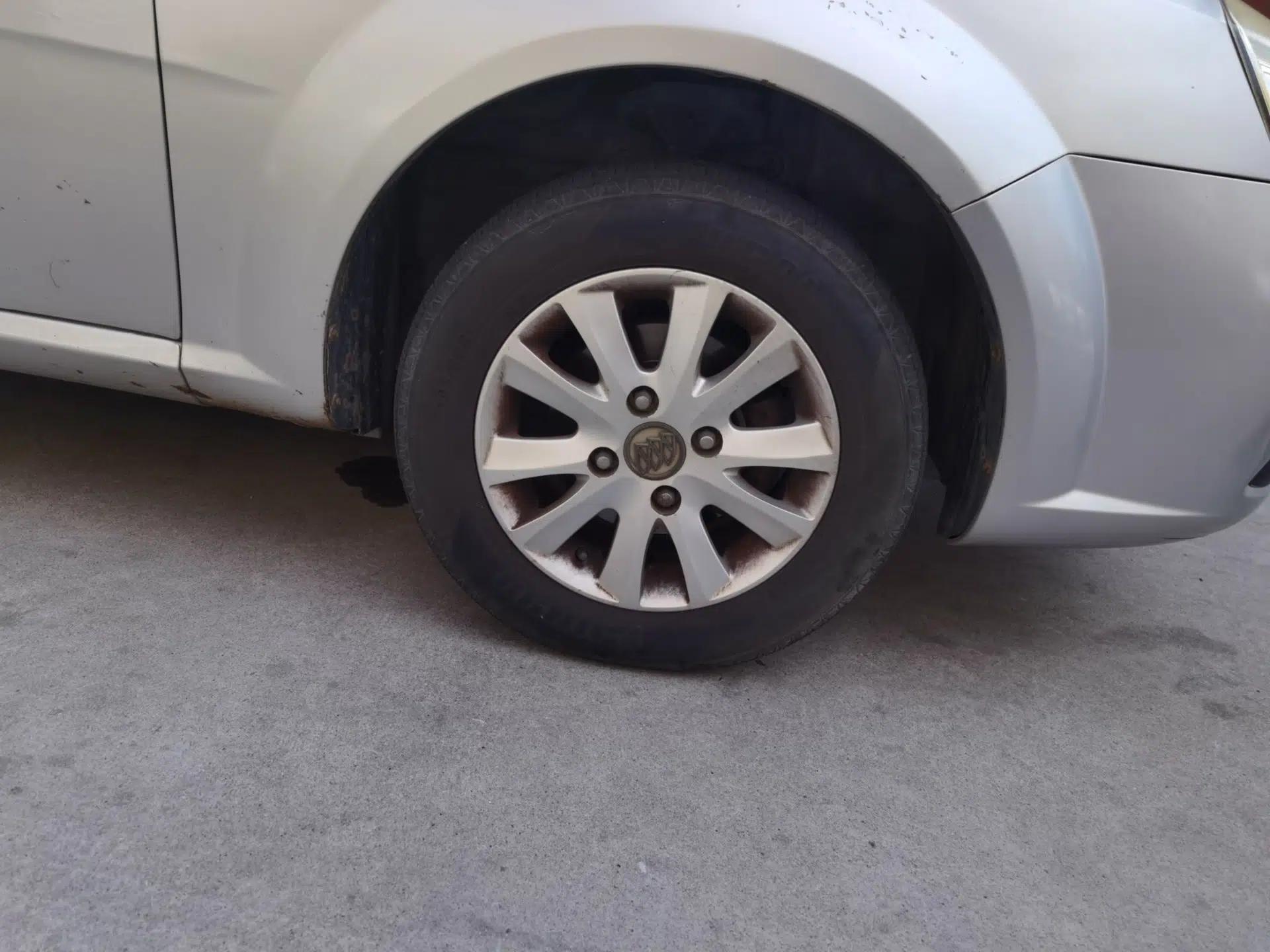 Buick Excelle 2013 1.5L Manual Classic Model — миниатюра 8