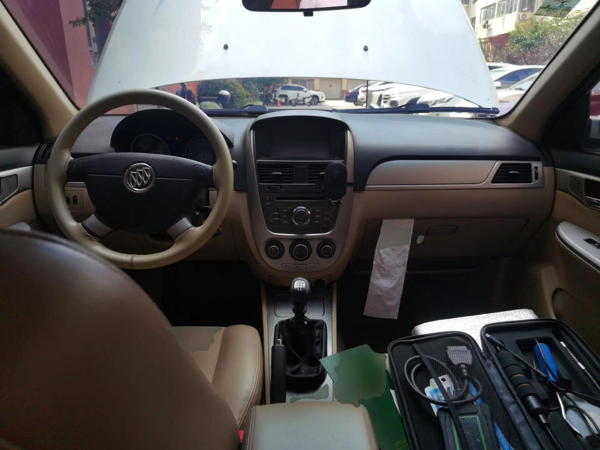 Buick Excelle 2013 1.5L Manual Classic Model — миниатюра 9