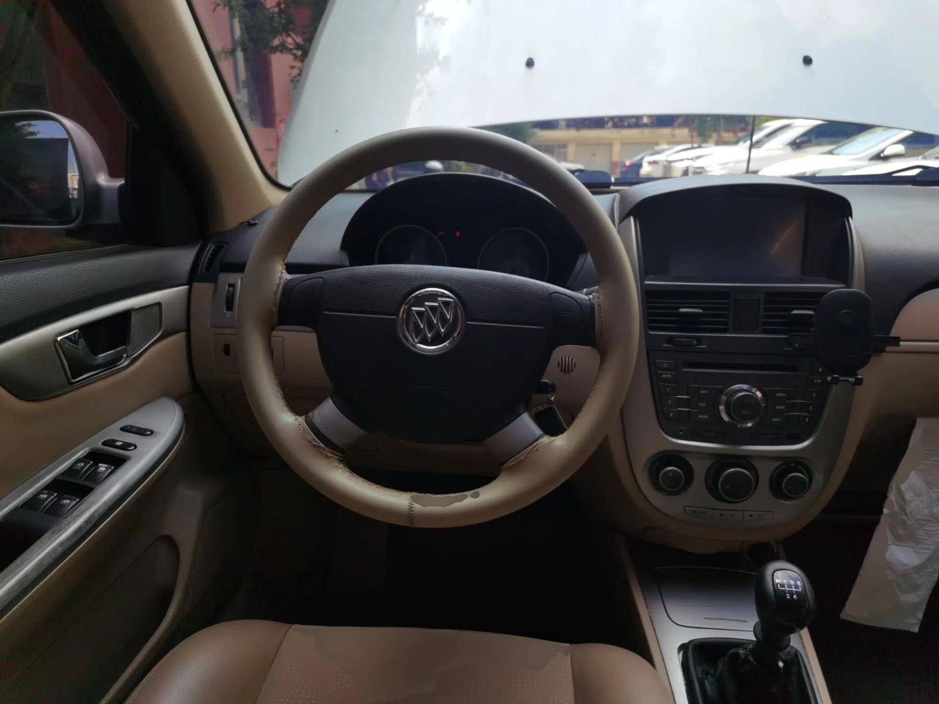 Buick Excelle 2013 1.5L Manual Classic Model — миниатюра 10