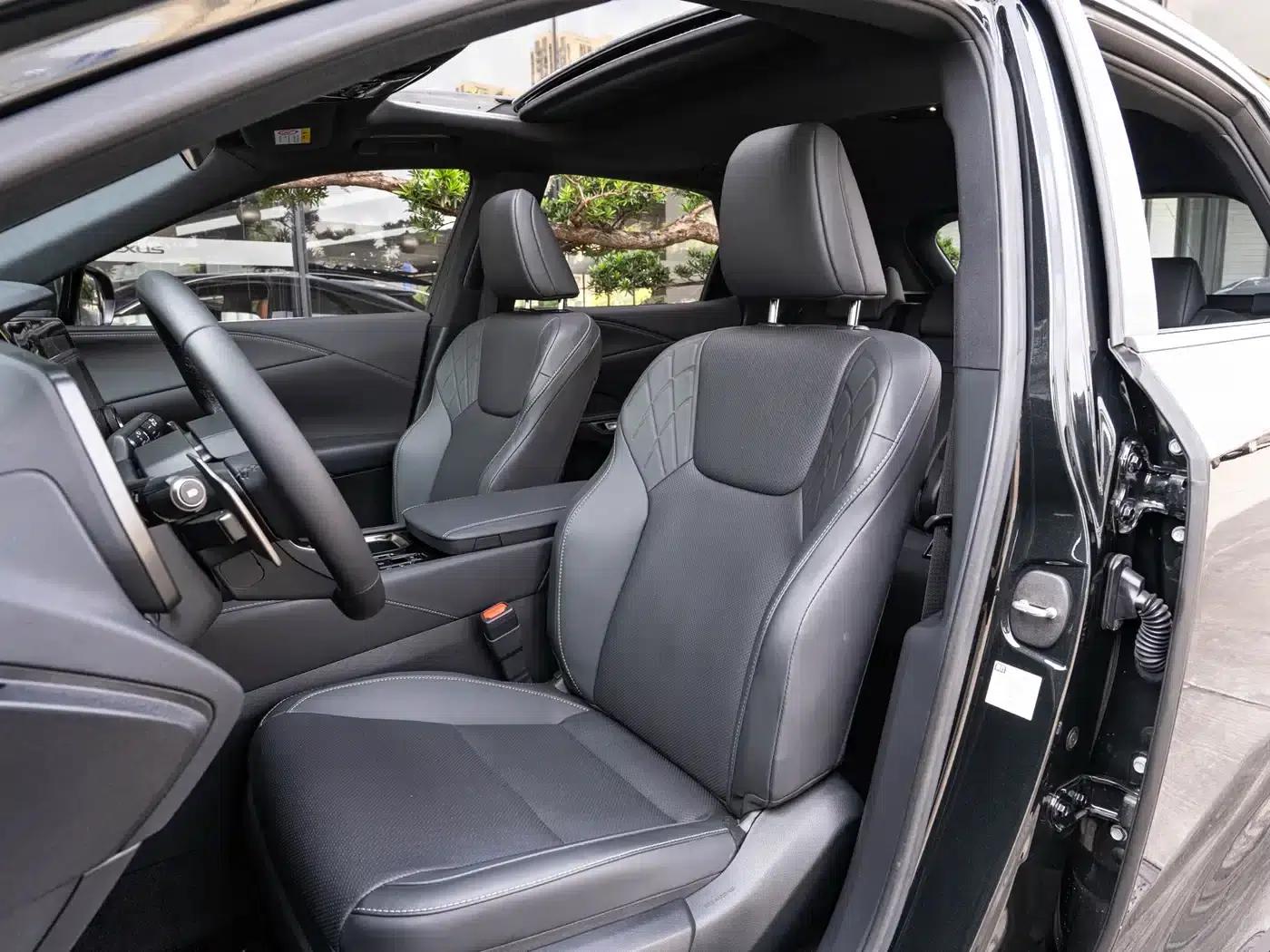 Lexus RX 2025 300 AWD Luxury Edition — миниатюра 11