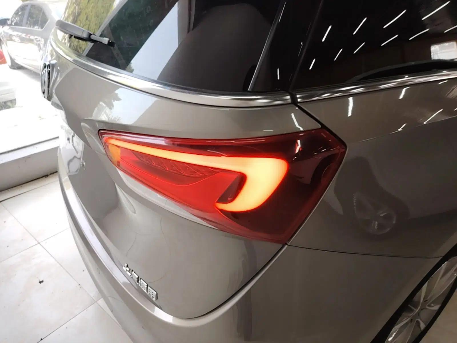 Buick GL6 2019 18T 6-Seater Connected Luxury Version China VI Standard — миниатюра 9