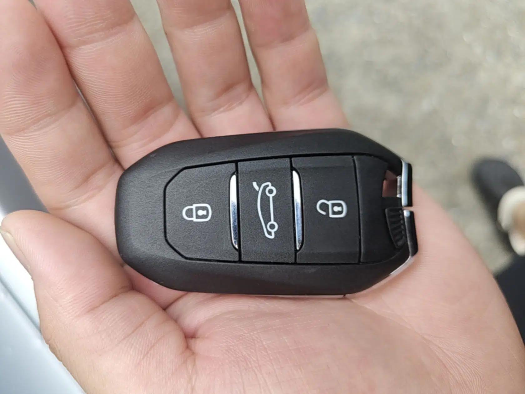 Peugeot 508 2022 508L 400THP PureTech Driving Control Edition — миниатюра 29