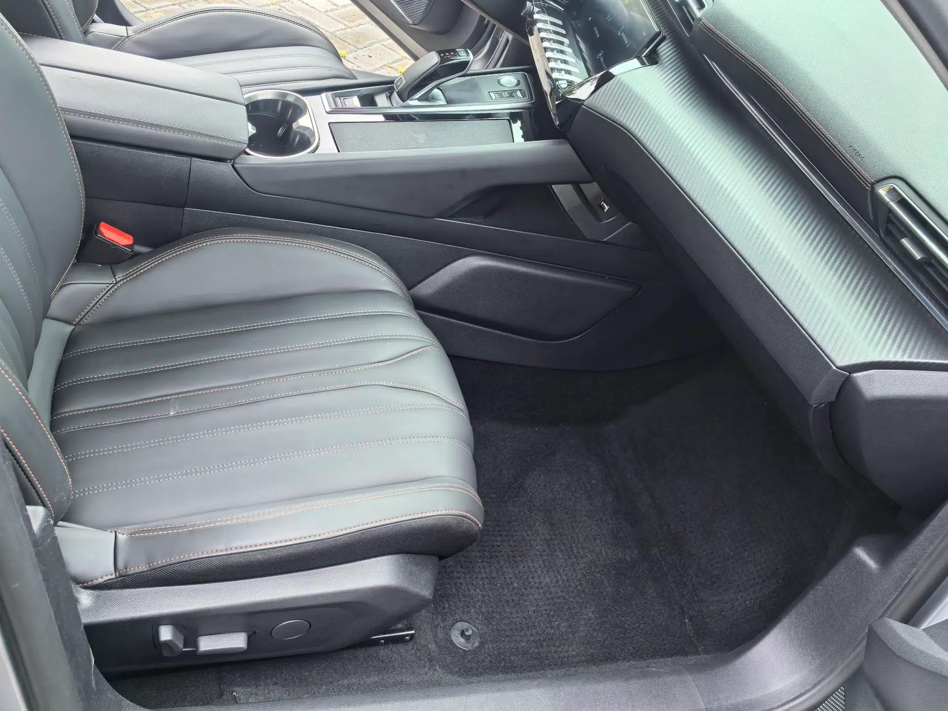 Peugeot 508 2022 508L 400THP PureTech Driving Control Edition — миниатюра 31