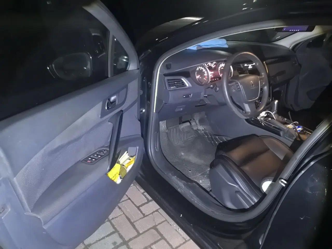 Peugeot 508 2013 2.0L 2nd Anniversary Edition with Automatic Sunroof – Classic Version — миниатюра 16