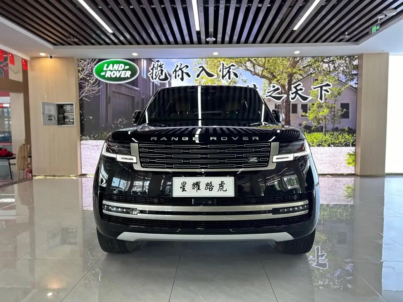 Range Rover 2023 3.0 L6 400PS Grand 7-Seat Extended Edition — миниатюра 2