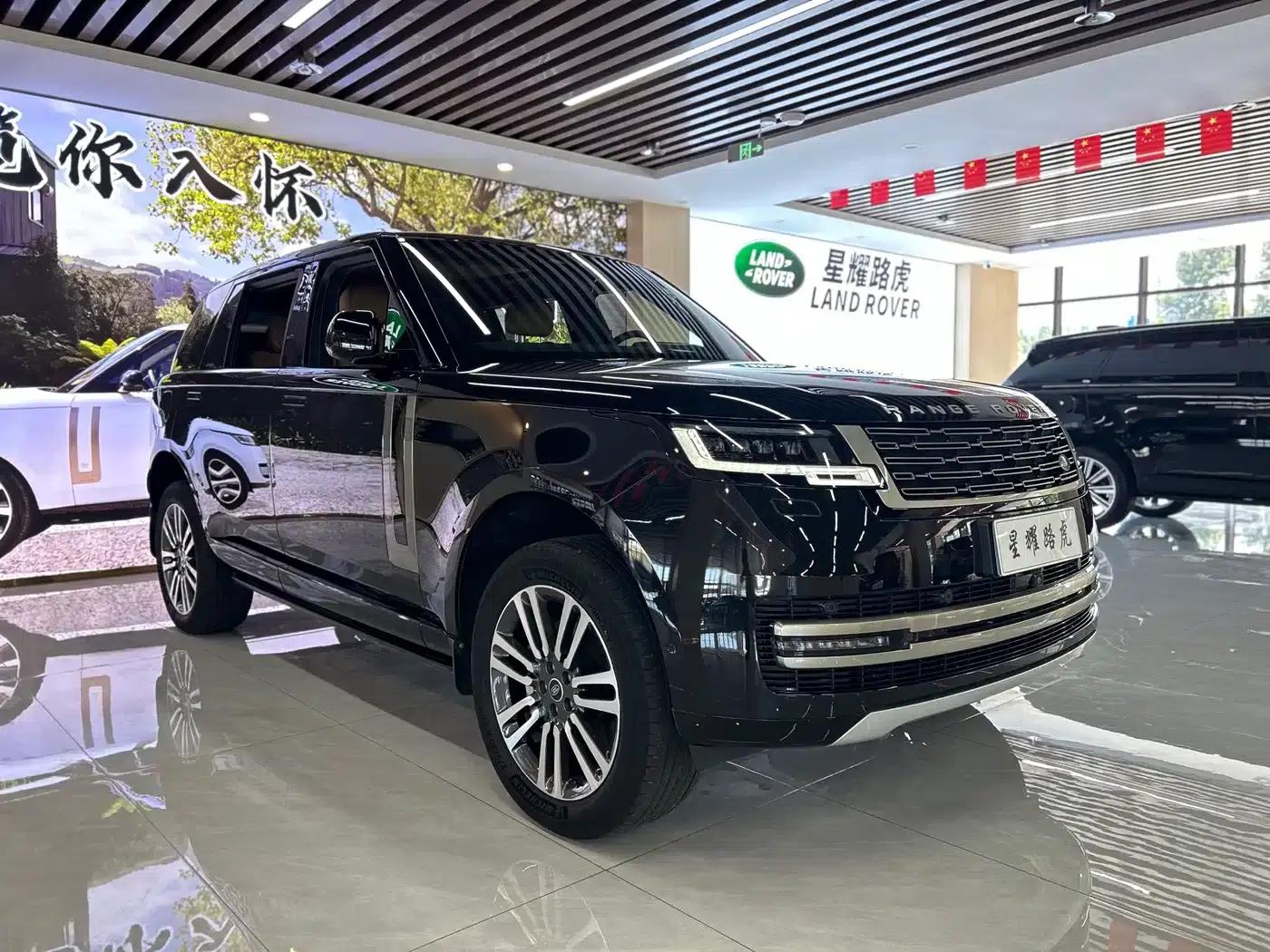 Range Rover 2023 3.0 L6 400PS Grand 7-Seat Extended Edition — миниатюра 3
