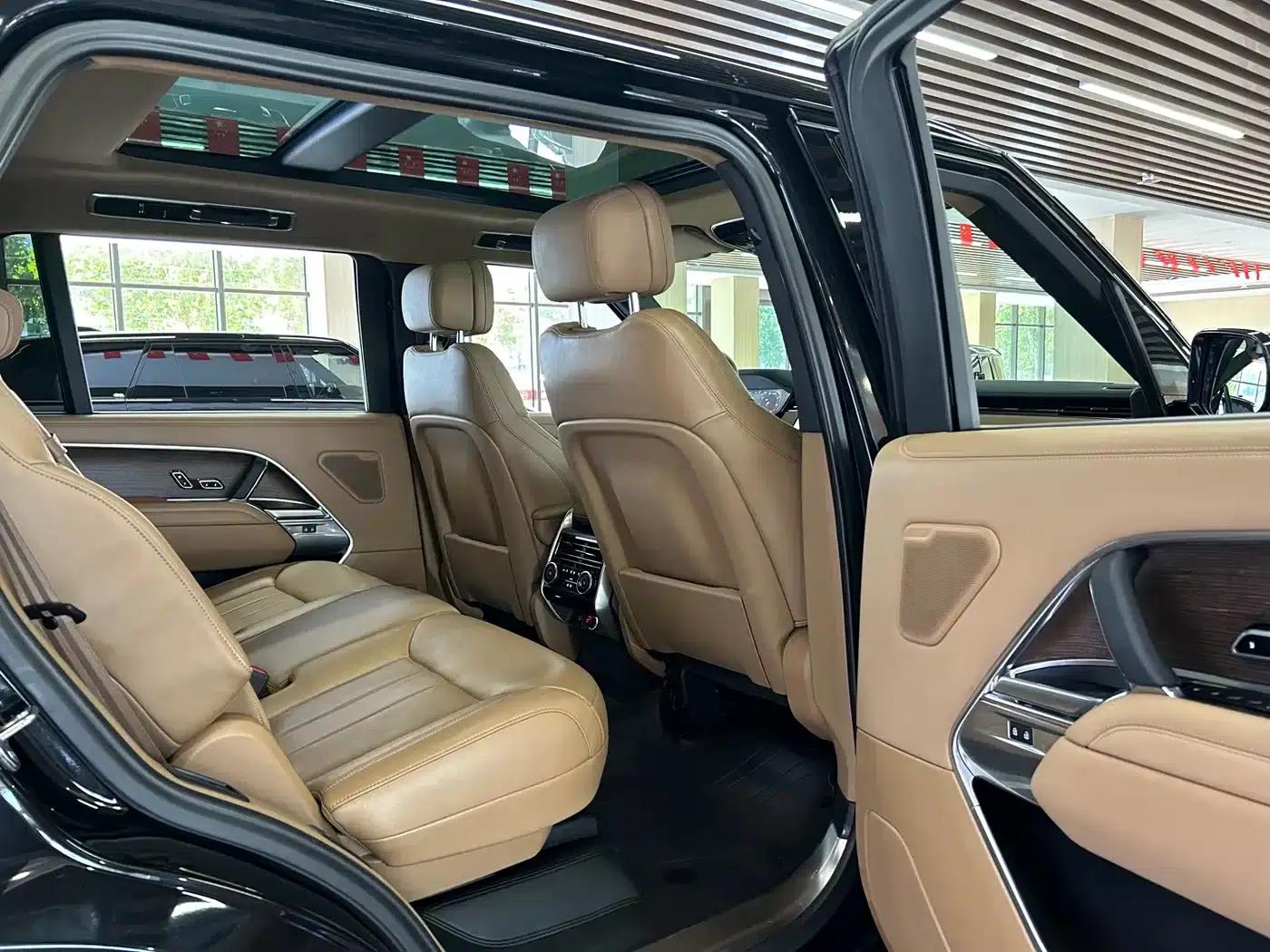 Range Rover 2023 3.0 L6 400PS Grand 7-Seat Extended Edition — миниатюра 37