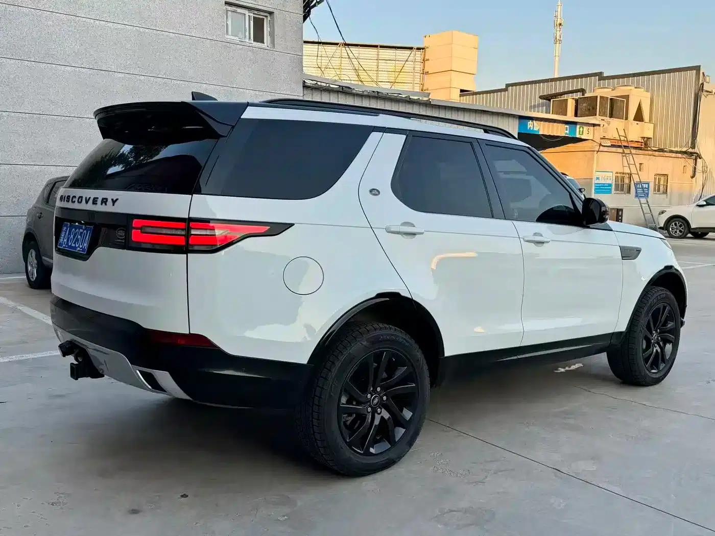 Discovery 2020 3.0 SC V6 30th Anniversary Edition — миниатюра 4
