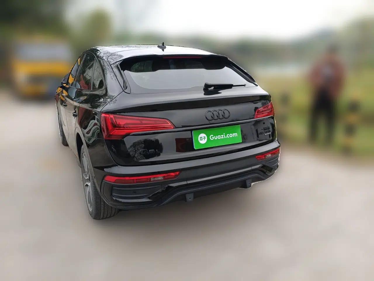 Audi Q5L Sportback 2022 Updated 40 TFSI Luxury Edition — миниатюра 4