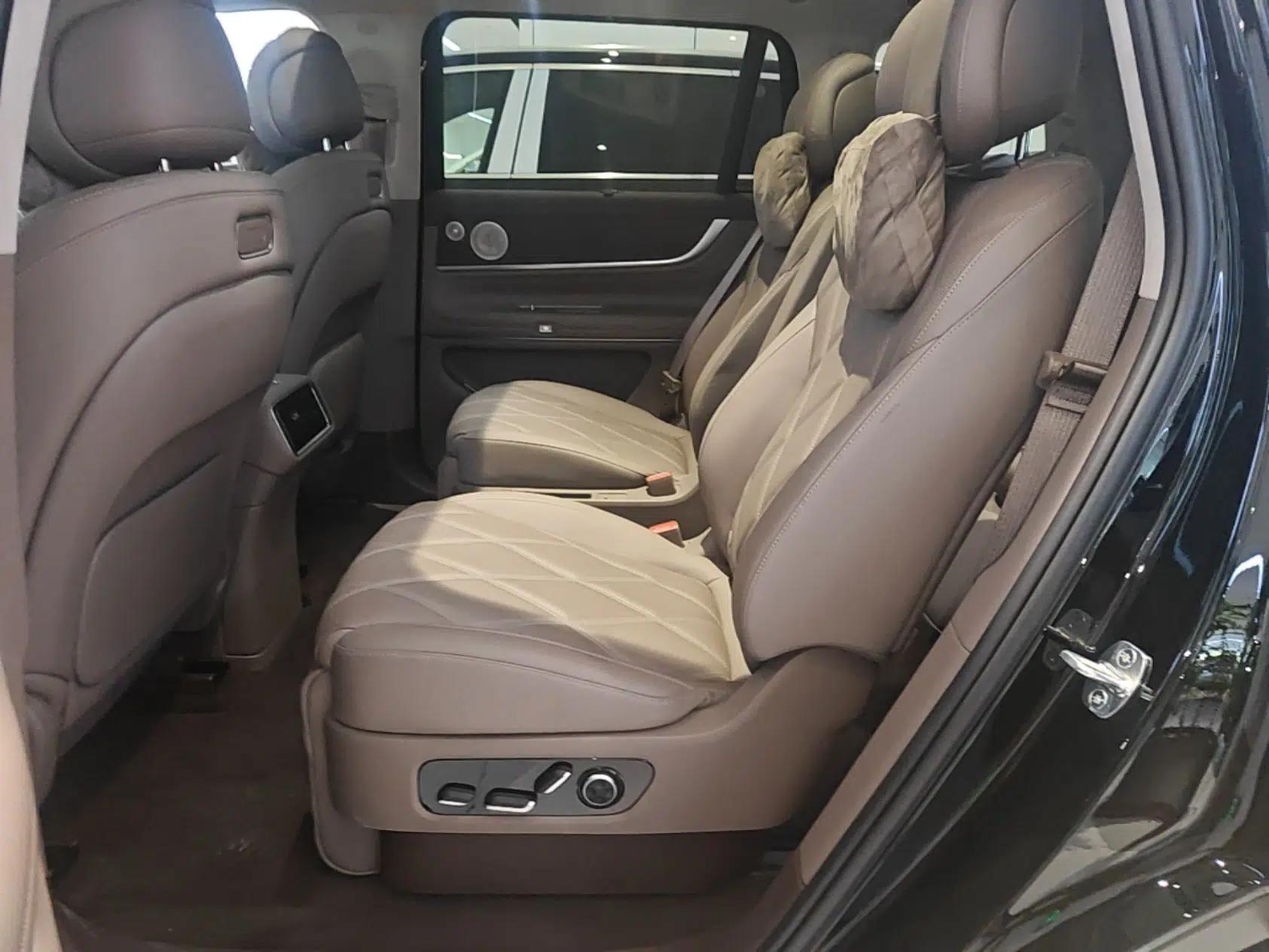 Hima AITO M9 2025 Extended-Range Ultra Version 52 kWh 6-Seater — миниатюра 20