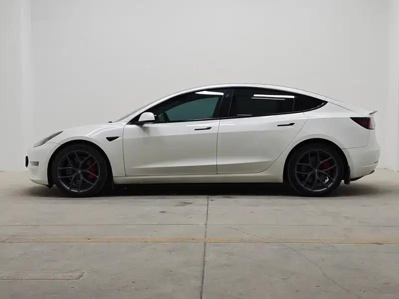 Model 3 2022 Performance All-Wheel Drive — миниатюра 4