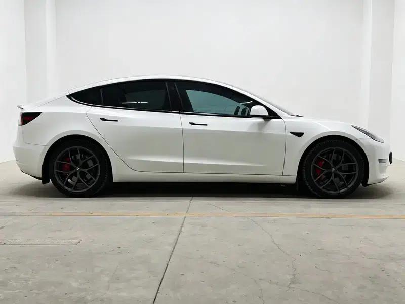 Model 3 2022 Performance All-Wheel Drive — миниатюра 8